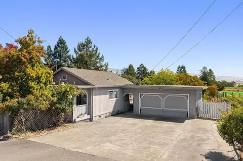 802 Goodwin Ave, Penngrove, CA 94951