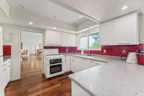 272 Parkview Ter, Vallejo, CA 94589 photo 24