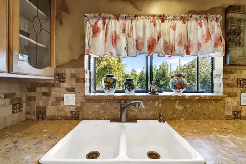 Kitchen - 2999 Burbank Dr, Fairfield, CA 94534 photo 10 of 10