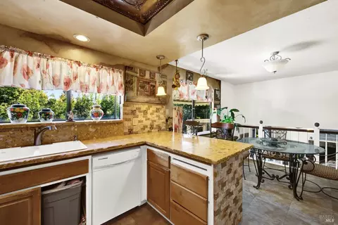 Kitchen - 2999 Burbank Dr, Fairfield, CA 94534 photo 7 of 10