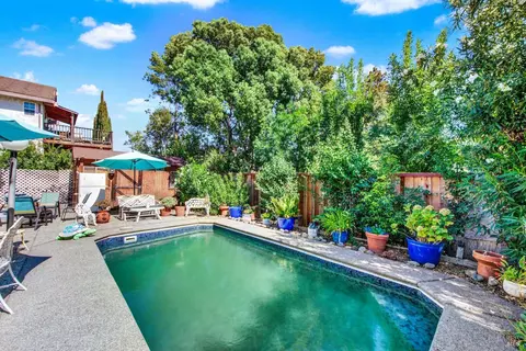 Exterior - 2999 Burbank Dr, Fairfield, CA 94534 photo 14 of 23