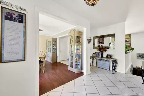 Entry Way - 2999 Burbank Dr, Fairfield, CA 94534 photo 3 of 5