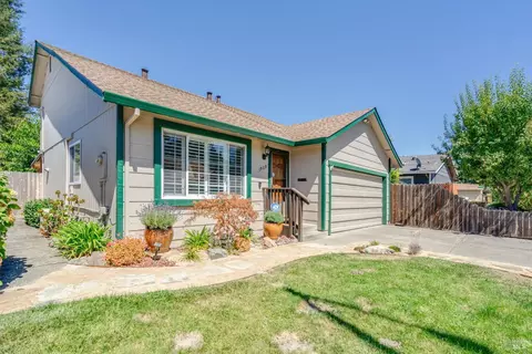1909 Greeneich Ave, Santa Rosa, CA 95401