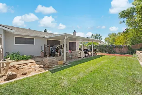 Exterior - 2191 Monterey Dr, Fairfield, CA 94534 photo 16 of 25