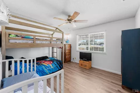 Bedroom - 2191 Monterey Dr, Fairfield, CA 94534 photo 7 of 8
