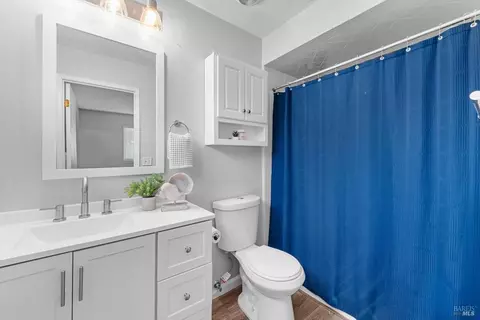 Bath - 2191 Monterey Dr, Fairfield, CA 94534 photo 1 of 4