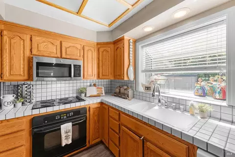 Kitchen - 2191 Monterey Dr, Fairfield, CA 94534 photo 6 of 12