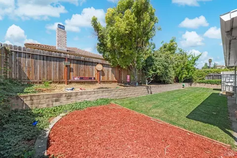 Exterior - 2191 Monterey Dr, Fairfield, CA 94534 photo 14 of 25