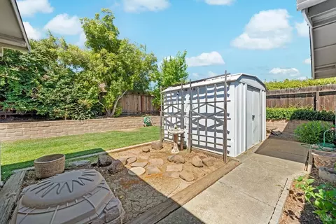 Exterior - 2191 Monterey Dr, Fairfield, CA 94534 photo 19 of 25
