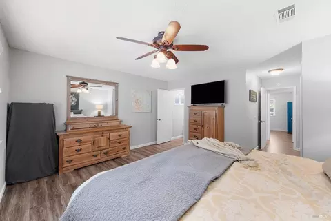 Bedroom - 2191 Monterey Dr, Fairfield, CA 94534 photo 3 of 8