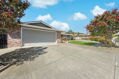 Exterior - 2191 Monterey Dr, Fairfield, CA 94534 photo 3 of 25