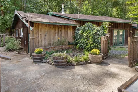 Exterior - 28381 N Highway 101 Hwy, Willits, CA 95490 photo 3 of 51