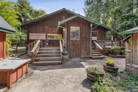 28381 N Highway 101 Hwy, Willits, CA 95490