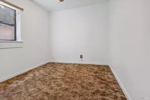 Bedroom - 28381 N Highway 101 Hwy, Willits, CA 95490 photo 1 of 2