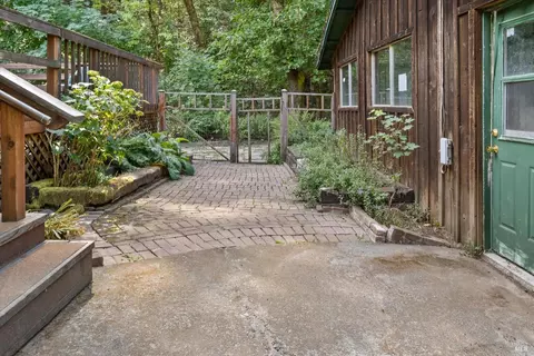 Exterior - 28381 N Highway 101 Hwy, Willits, CA 95490 photo 7 of 51