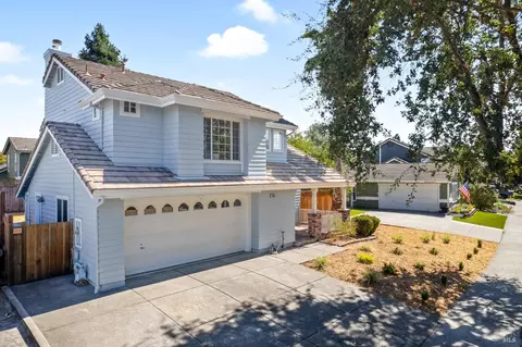 1066 Maria Dr, Petaluma, CA 94954