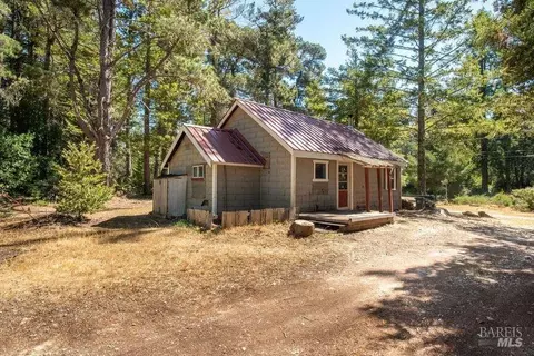 27500 Ten Mile Rd, Point Arena, CA 95468