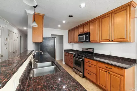 248 Cascade Dr, Vacaville, CA 95687 photo 5