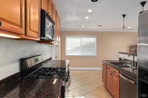 248 Cascade Dr, Vacaville, CA 95687 photo 10