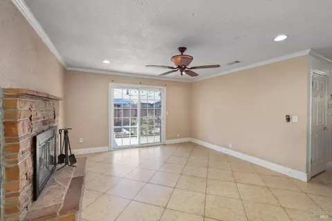 248 Cascade Dr, Vacaville, CA 95687 photo 3