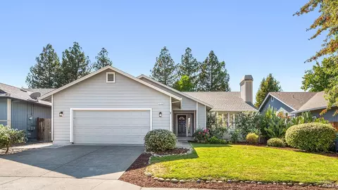 416 Wilson Ln, Windsor, CA 95492