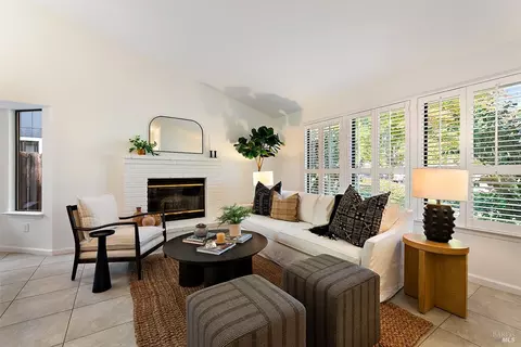 416 Wilson Ln, Windsor, CA 95492 photo 4