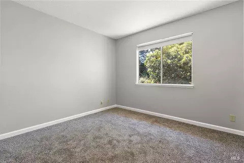 586 Vecino St, Benicia, CA 94510 photo 21