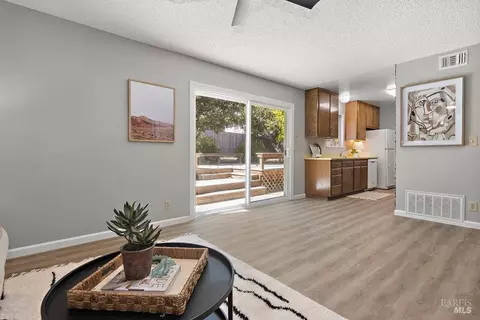 586 Vecino St, Benicia, CA 94510 photo 15