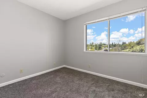586 Vecino St, Benicia, CA 94510 photo 24