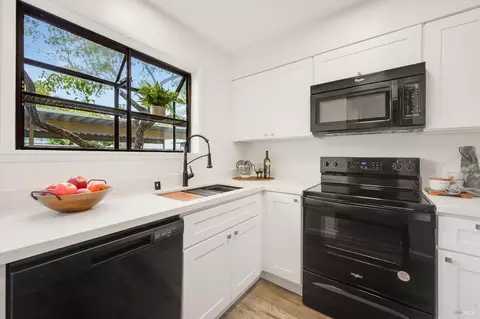 900 Southampton Rd #151, Benicia, CA 94510