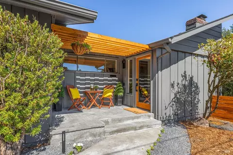 2110 Hyland Ct, Santa Rosa, CA 95404