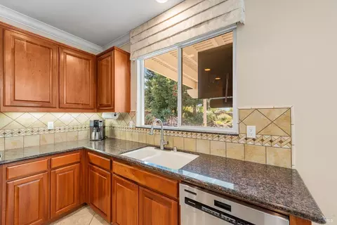 Kitchen - 718 Eldridge Ave, Vacaville, CA 95688 photo 7 of 10