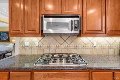 Kitchen - 718 Eldridge Ave, Vacaville, CA 95688 photo 6 of 10