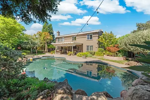 718 Eldridge Ave, Vacaville, CA 95688