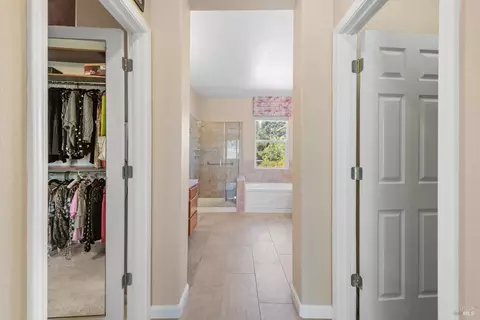 Entry Way - 718 Eldridge Ave, Vacaville, CA 95688 photo 7 of 8