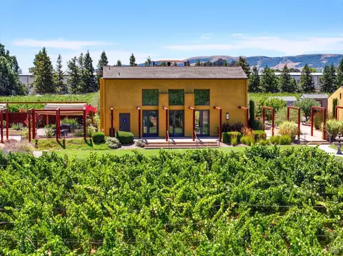 Exterior - 21200 8th St E, Sonoma, CA 95476 photo 6 of 13