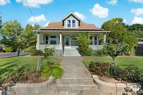 107 Franklin St, Napa, CA 94559