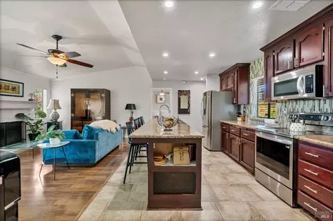 857 Foothill Dr, Vallejo, CA 94591 photo 2