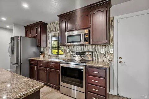 857 Foothill Dr, Vallejo, CA 94591 photo 3
