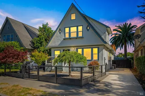 1732 Carleton St, Berkeley, CA 94703
