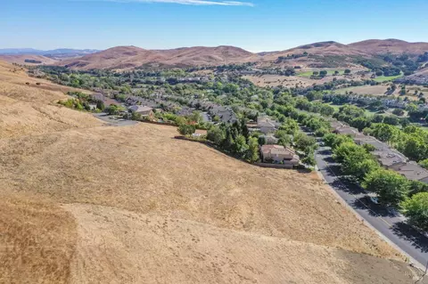 2238 Bennington Dr, Vallejo, CA 94591 photo 3