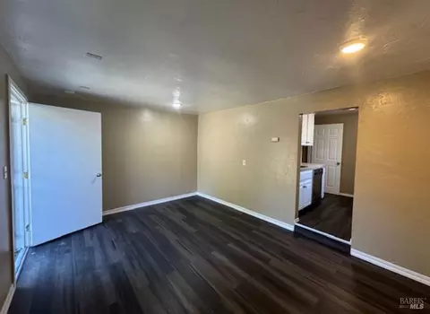 18439 Riverside Dr, Sonoma, CA 95476
