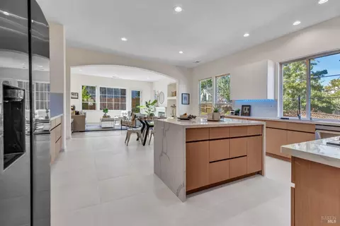 Kitchen - 3023 Overlook Dr, Vallejo, CA 94591 photo 6 of 10