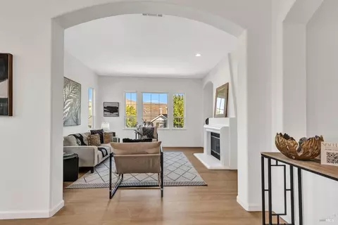 Entry Way - 3023 Overlook Dr, Vallejo, CA 94591 photo 1 of 5