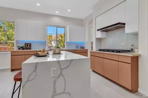 Kitchen - 3023 Overlook Dr, Vallejo, CA 94591 photo 9 of 10