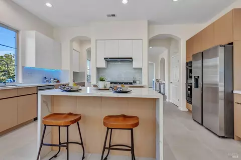 Kitchen - 3023 Overlook Dr, Vallejo, CA 94591 photo 5 of 10