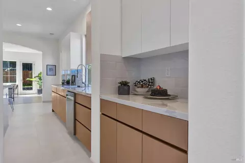 Entry Way - 3023 Overlook Dr, Vallejo, CA 94591 photo 2 of 5