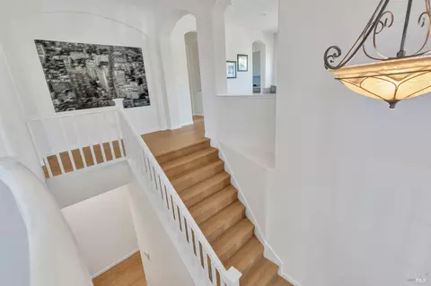 Entry Way - 3023 Overlook Dr, Vallejo, CA 94591 photo 3 of 5