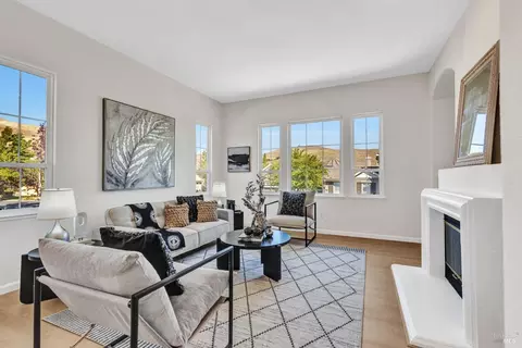 Living - 3023 Overlook Dr, Vallejo, CA 94591 photo 1 of 10
