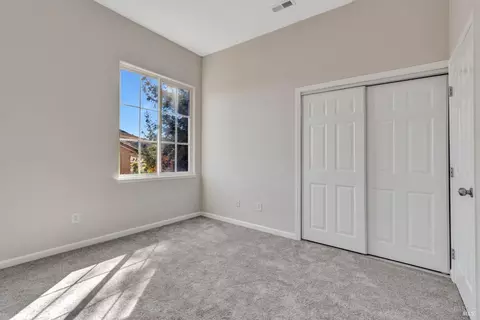 Bedroom - 3023 Overlook Dr, Vallejo, CA 94591 photo 2 of 7
